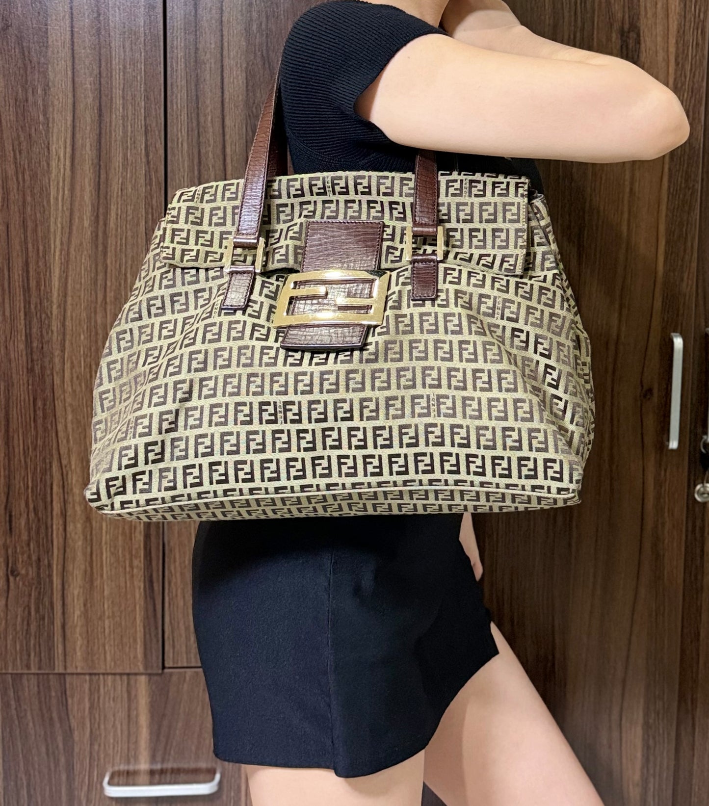 Authentic FENDI Beige / Brown Zucchino Canvas Accordion Large Shopper Tote Bag
