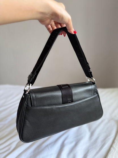 Authentische Christian Dior Hardcore Vintage Schultertasche aus schwarzem Leder