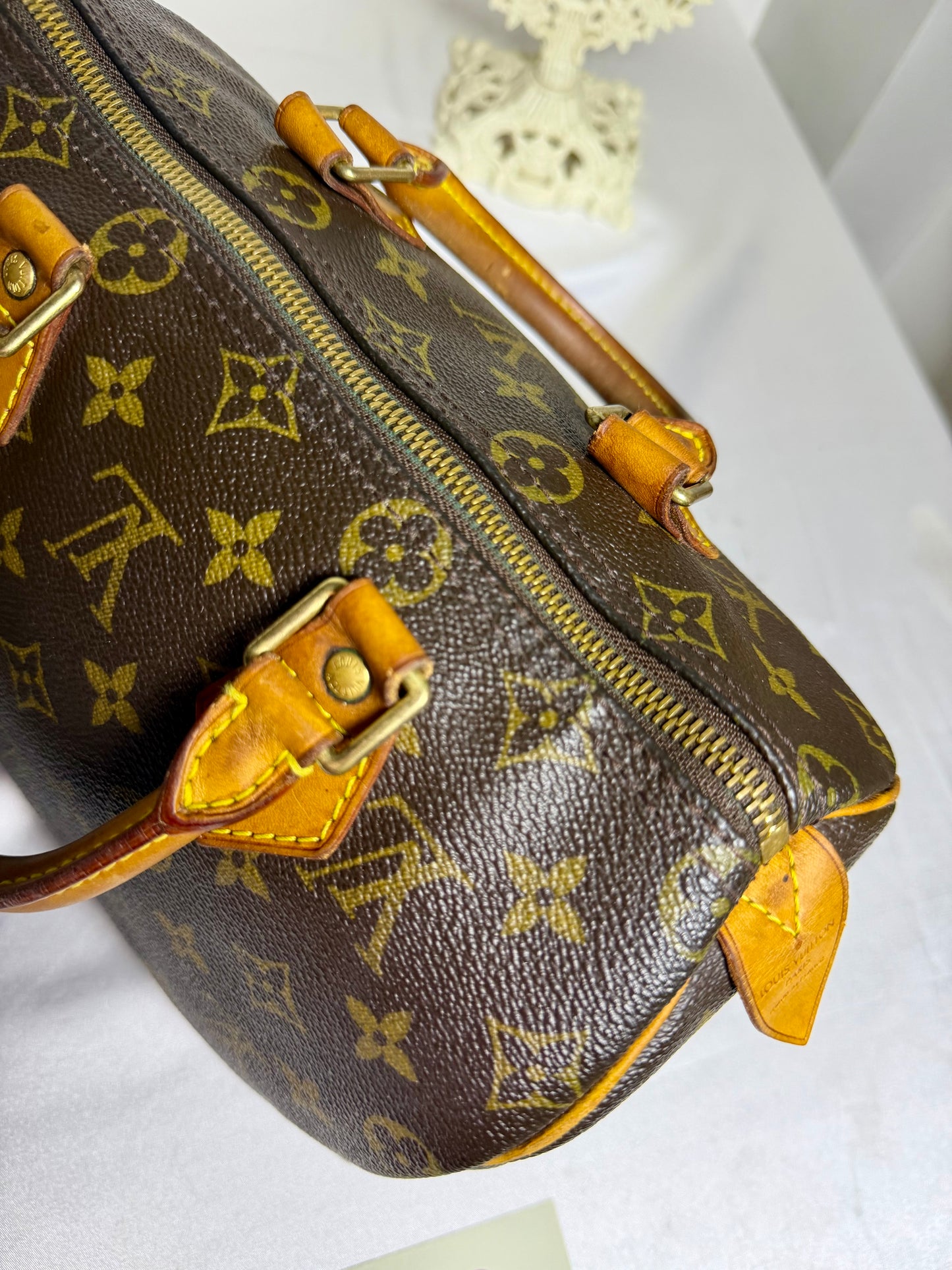 Authentic LOUIS VUITTON Speedy 25 Brown Monogram Canvas Satchel Handbag