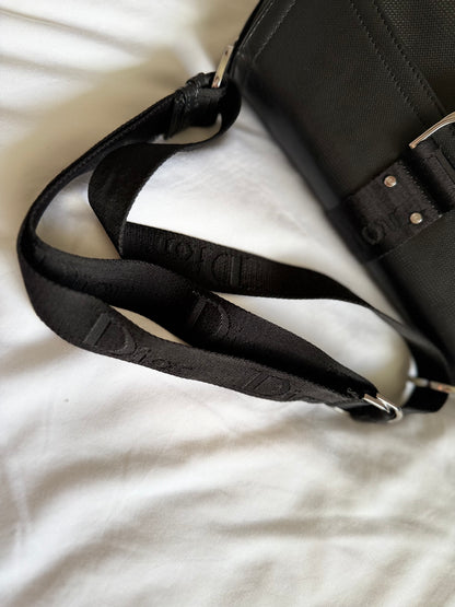 Authentische Christian Dior Hardcore Vintage Schultertasche aus schwarzem Leder