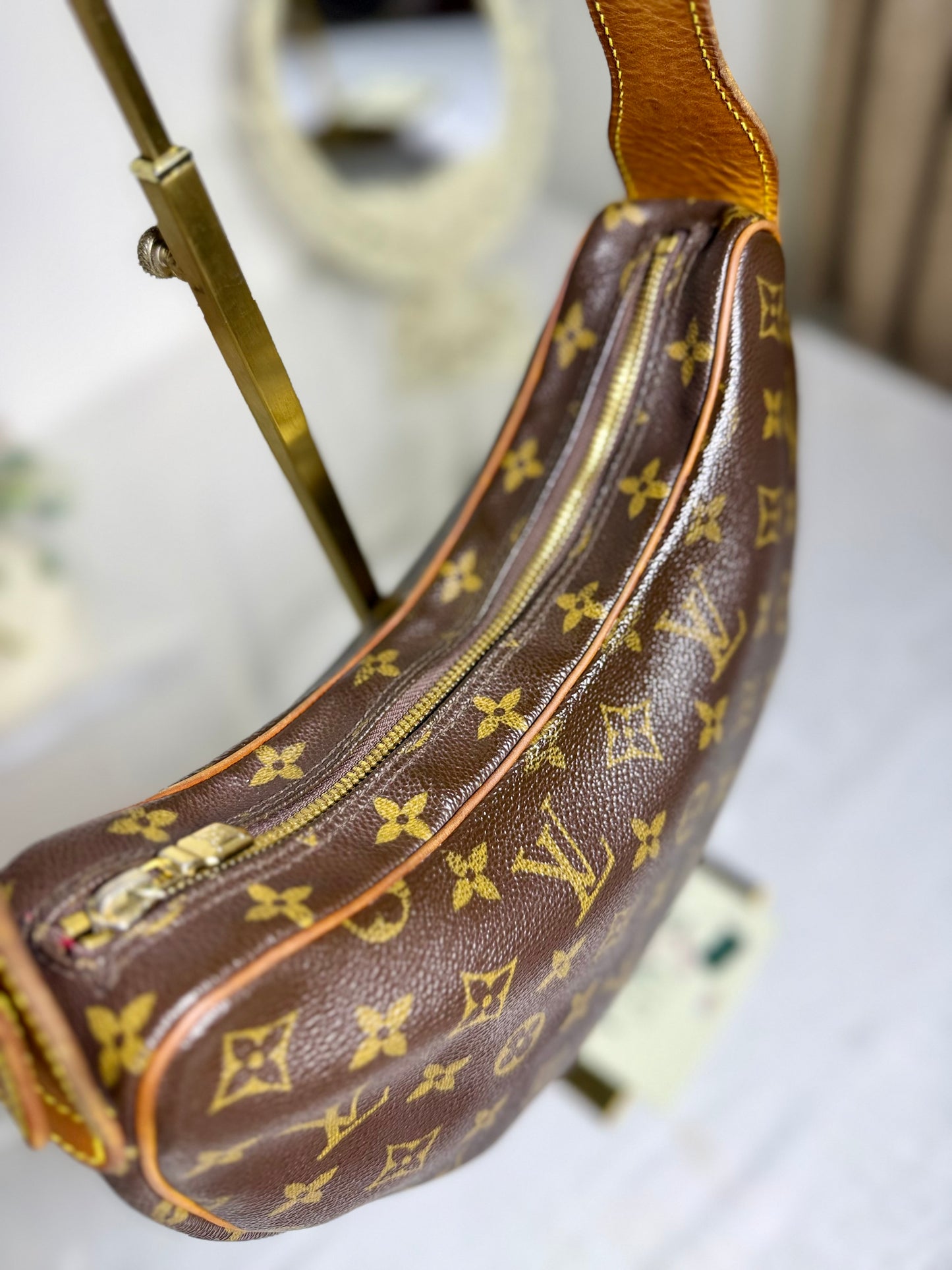 Authentic LOUIS VUITTON Croissant MM Canvas Monogram Hobo Shoulder Bag