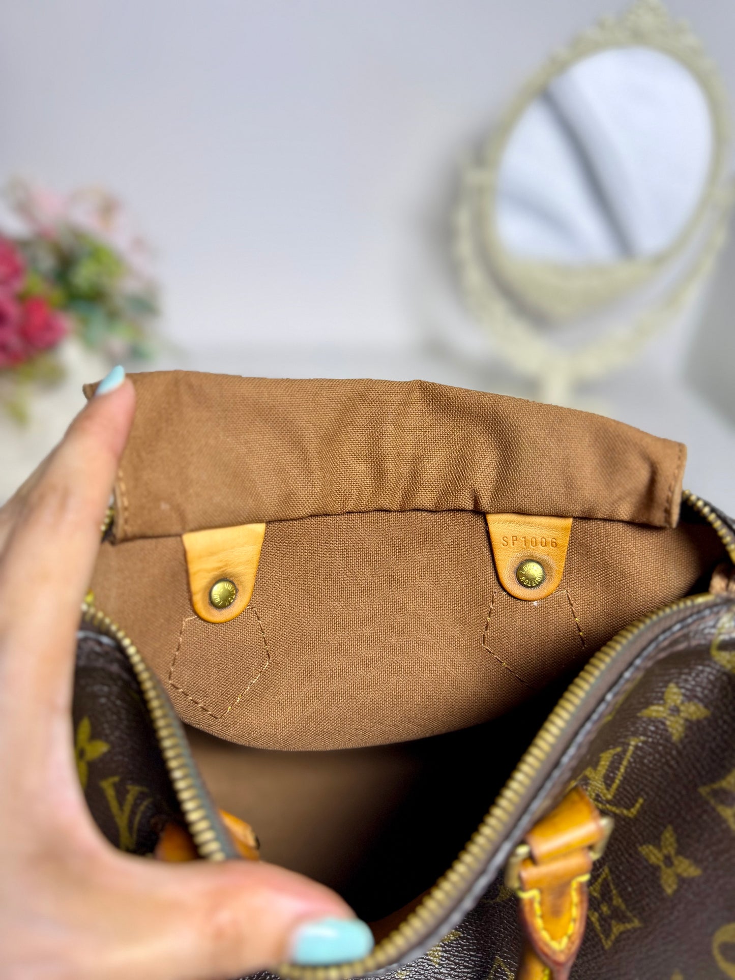 Authentic LOUIS VUITTON Speedy 25 Brown Monogram Canvas Satchel Handbag
