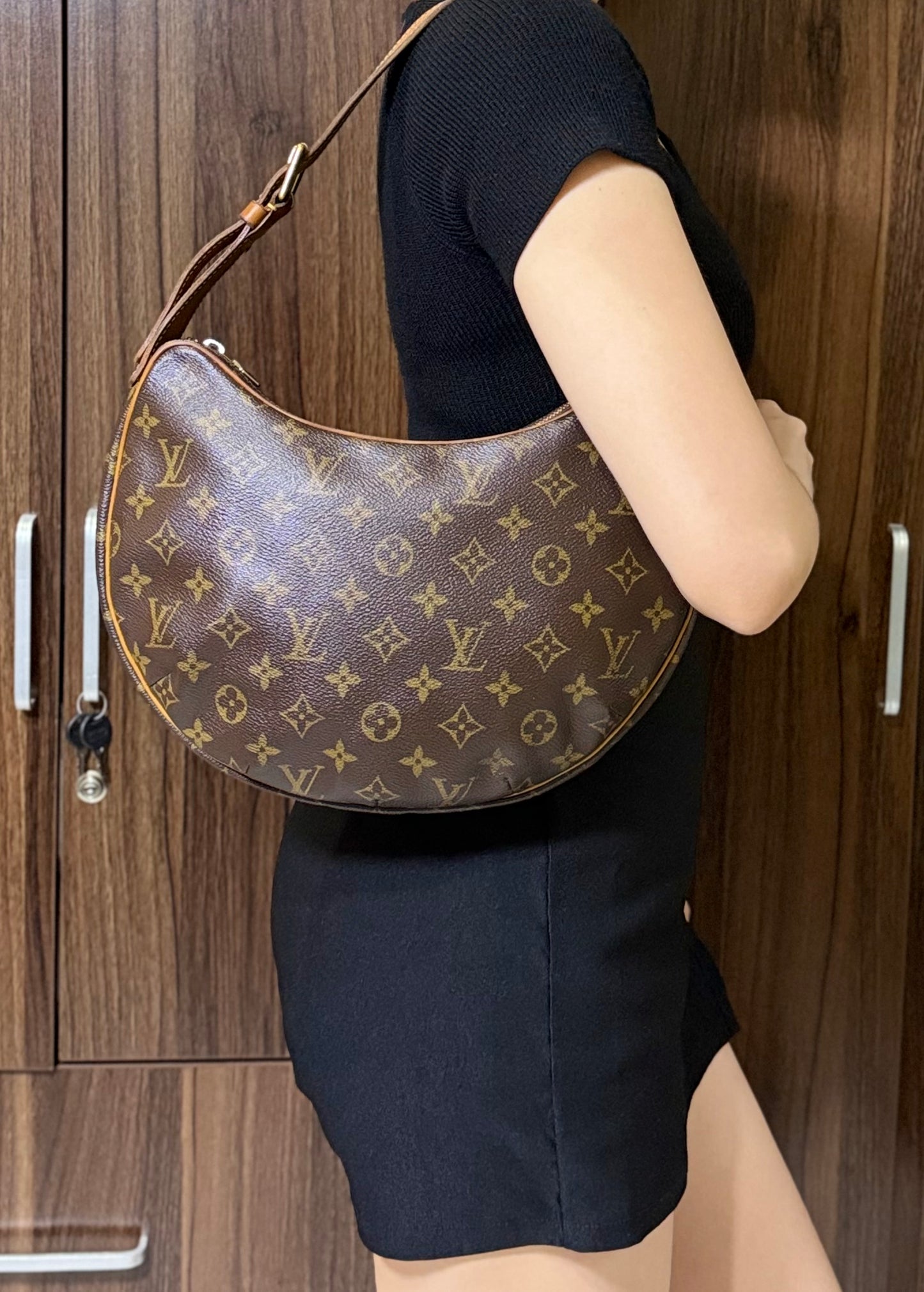 Authentic LOUIS VUITTON Croissant MM Canvas Monogram Hobo Shoulder Bag