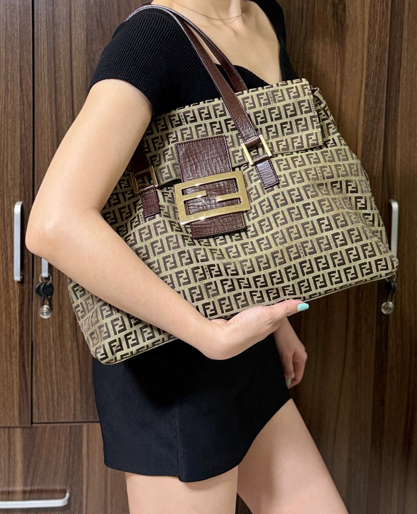Authentic FENDI Beige / Brown Zucchino Canvas Accordion Large Shopper Tote Bag