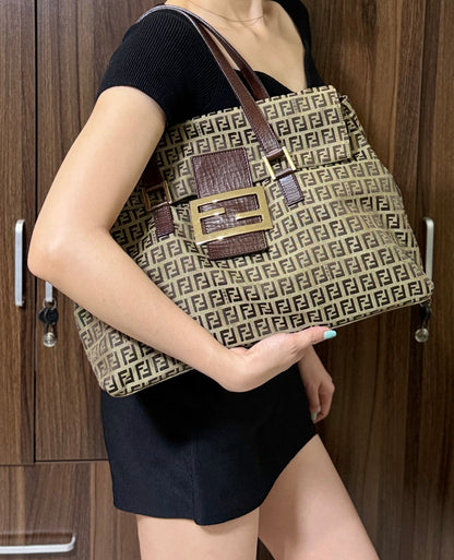 Authentic FENDI Beige / Brown Zucchino Canvas Accordion Large Shopper Tote Bag