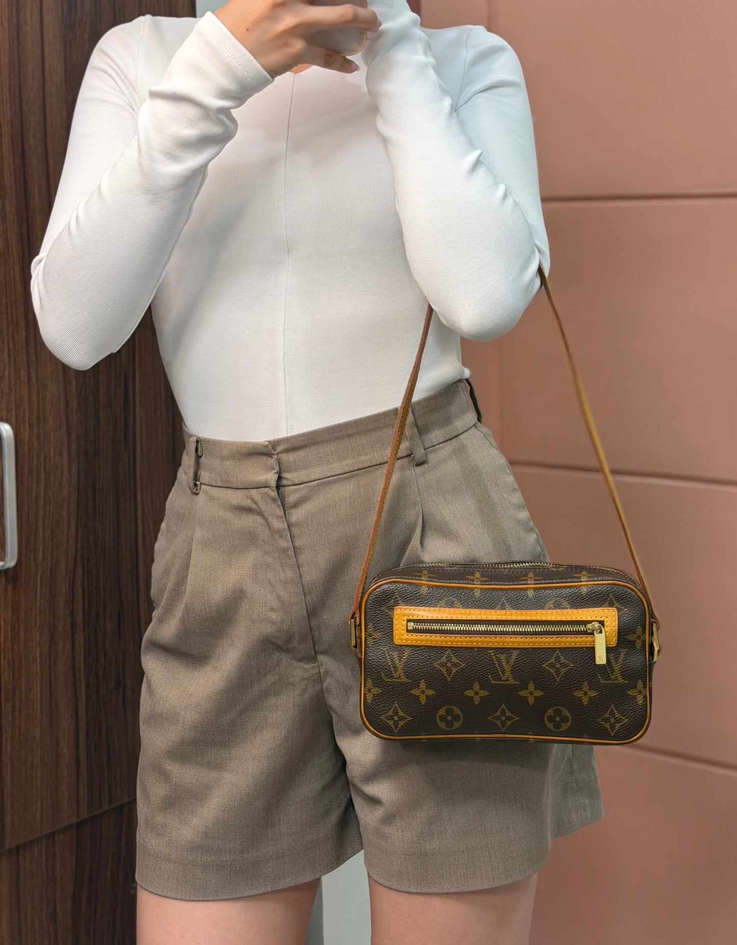Authentic LOUIS VUITTON Pochette Cité Brown Monogram Canvas Shoulder Bag