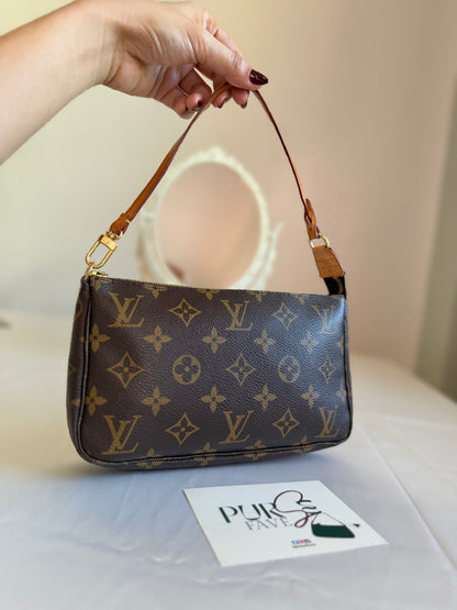 Authentic LOUIS VUITTON Pochette Accessoire Clutch Brown Monogram Canvas Leather Shoulder Bag