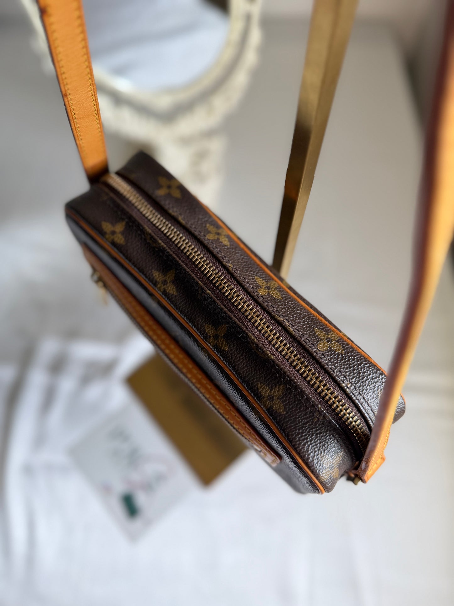 Authentic LOUIS VUITTON Pochette Cité Brown Monogram Canvas Shoulder Bag